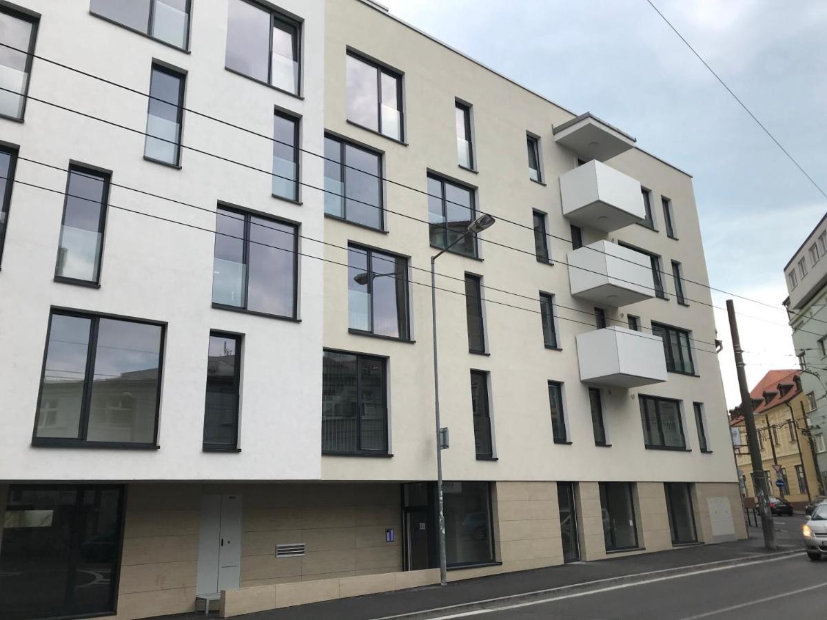 Leo Apartment Free Parking!!! Bratislava Bagian luar foto