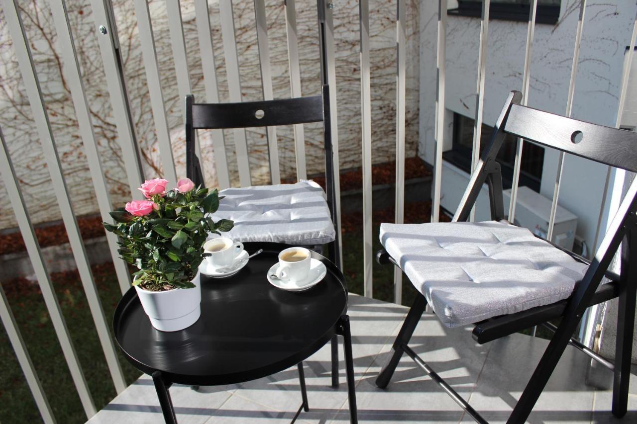Leo Apartment Free Parking!!! Bratislava Bagian luar foto