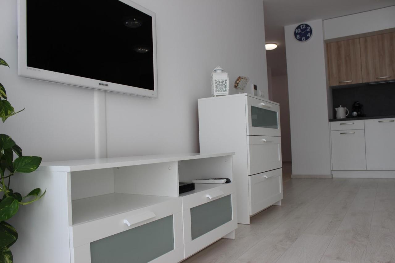 Leo Apartment Free Parking!!! Bratislava Bagian luar foto