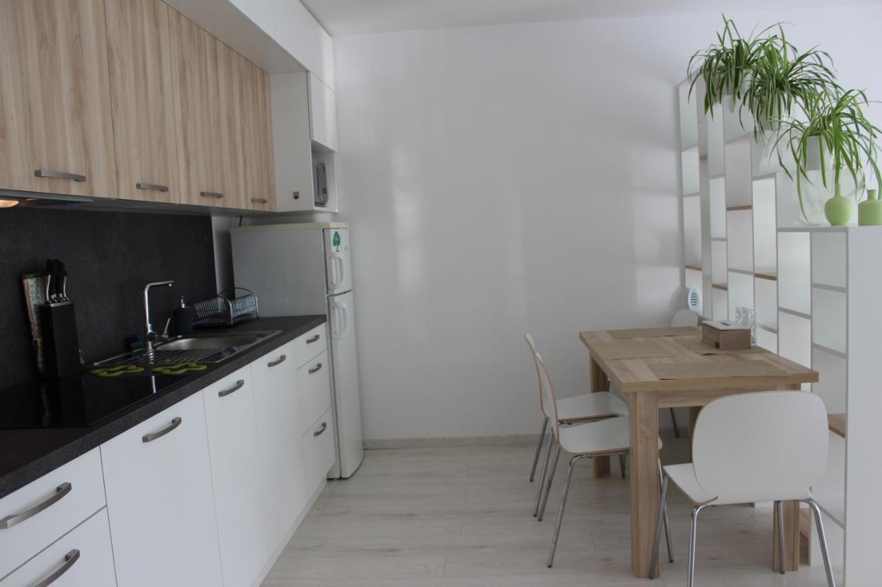 Leo Apartment Free Parking!!! Bratislava Bagian luar foto