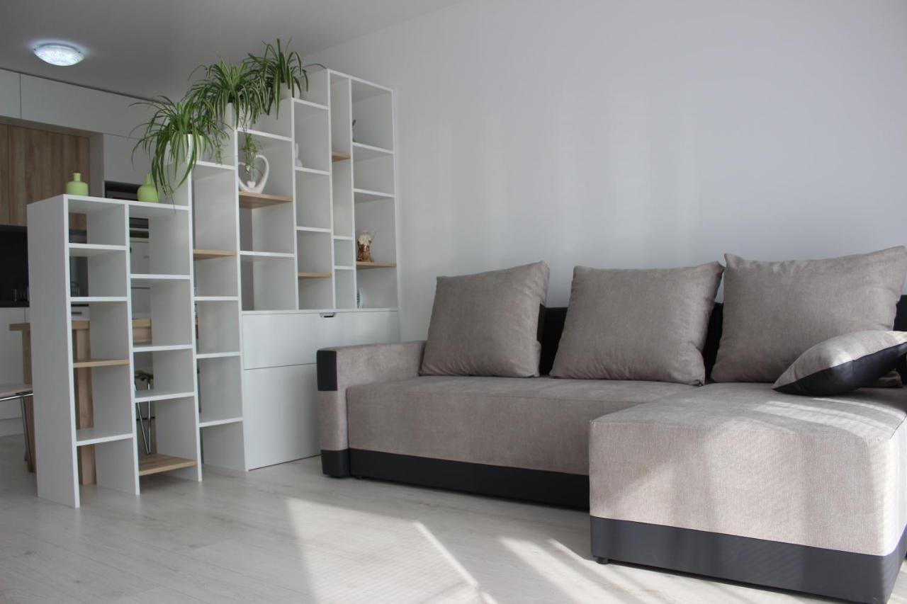 Leo Apartment Free Parking!!! Bratislava Bagian luar foto